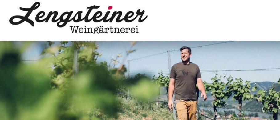 Bild enthält, Person, Walking, Nature, Outdoors, Countryside, Rural, Farm, Adult, Male, Man