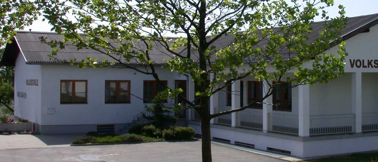 VolkschuleundKindergarten