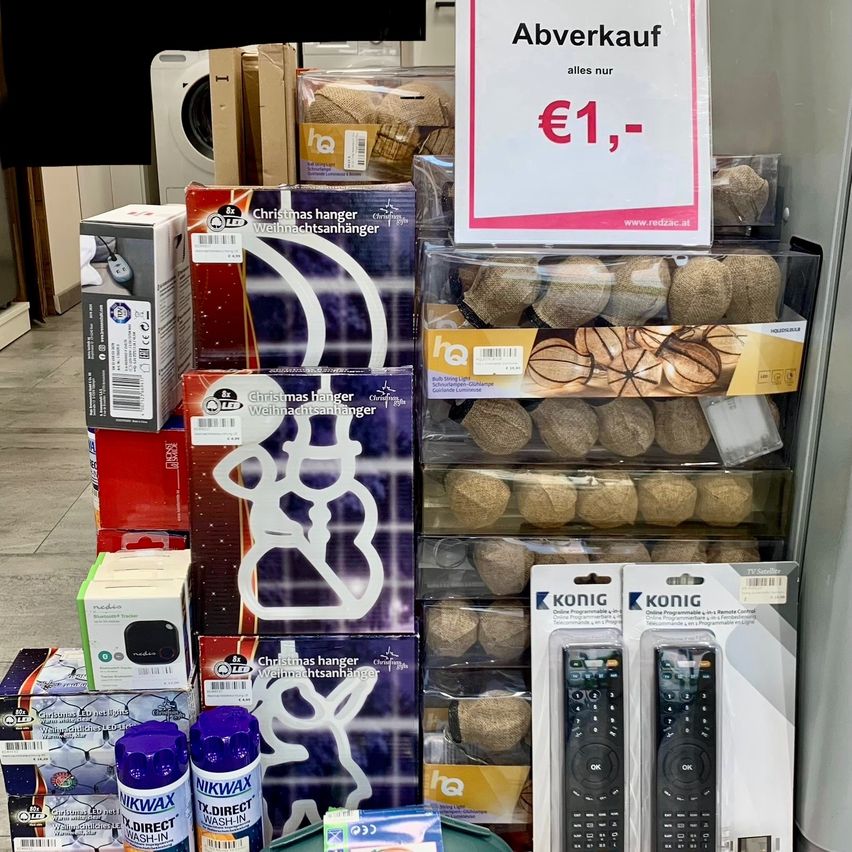 Bild enthält, Electrical Device, Washer, Symbol, Electronics, Remote Control, Text, Number, Furniture, Receipt, Can