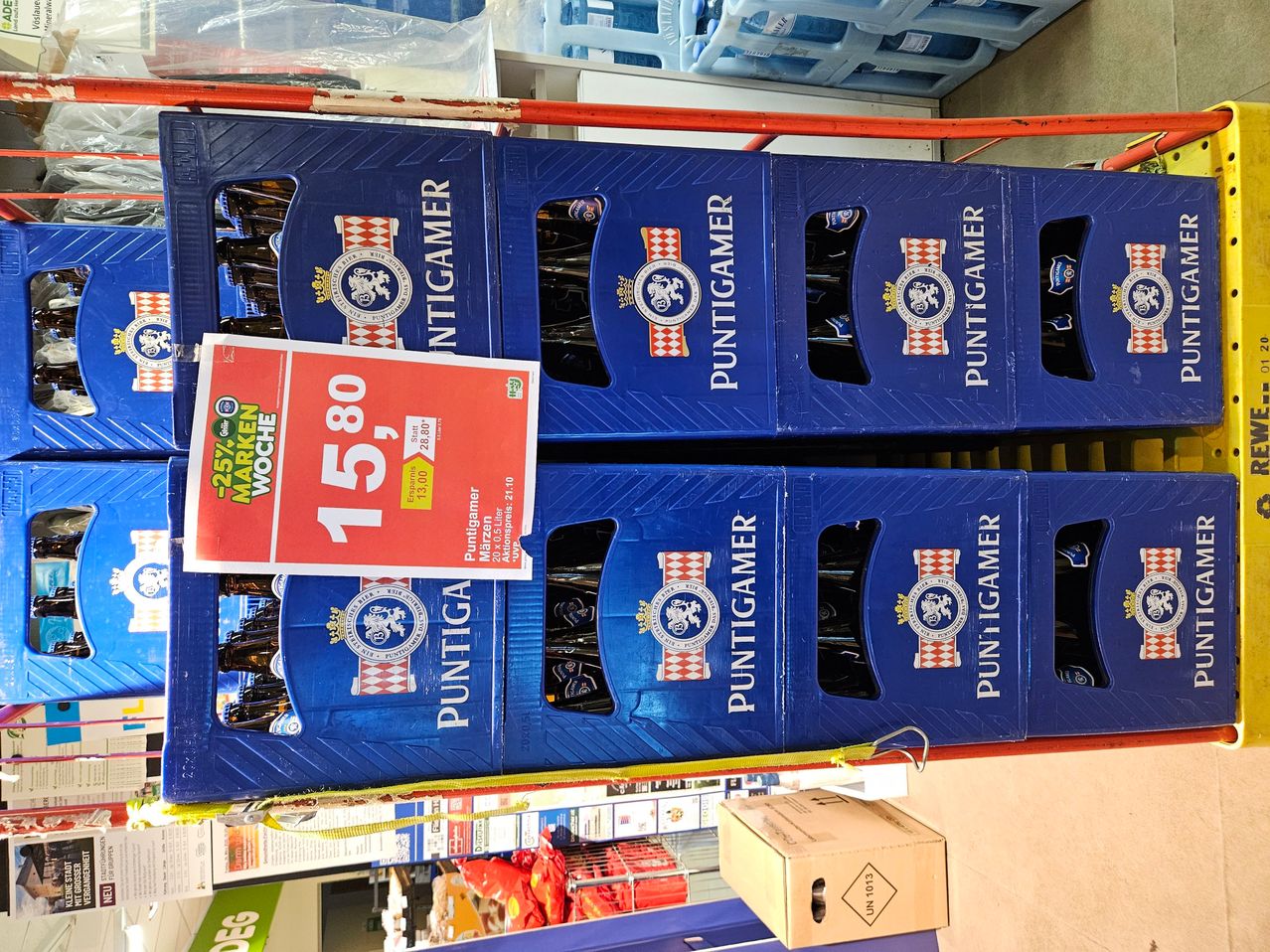 Bild enthält, Box, Food, Sweets, Indoors, Person