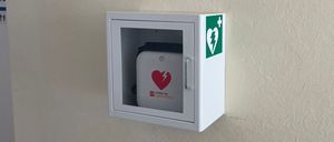 Bild enthält, Mailbox