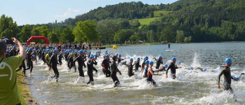 Bild enthält, People, Person, Water, Swimming, Water Sports, Boat, Vehicle, Nature, Outdoors