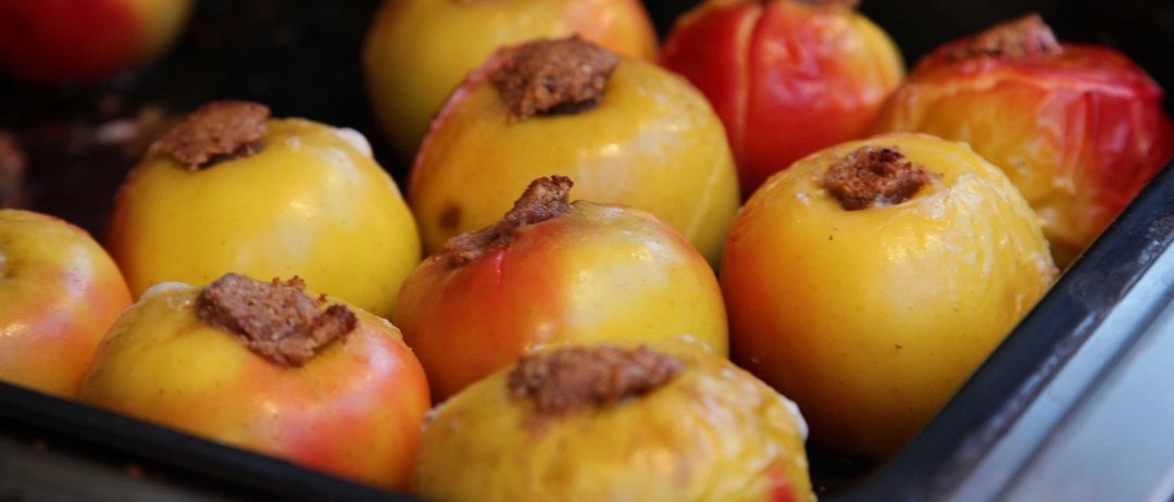 Bild enthält, Food, Fruit, Plant, Produce, Apple, Device, Cooking, Appliance, Electrical Device