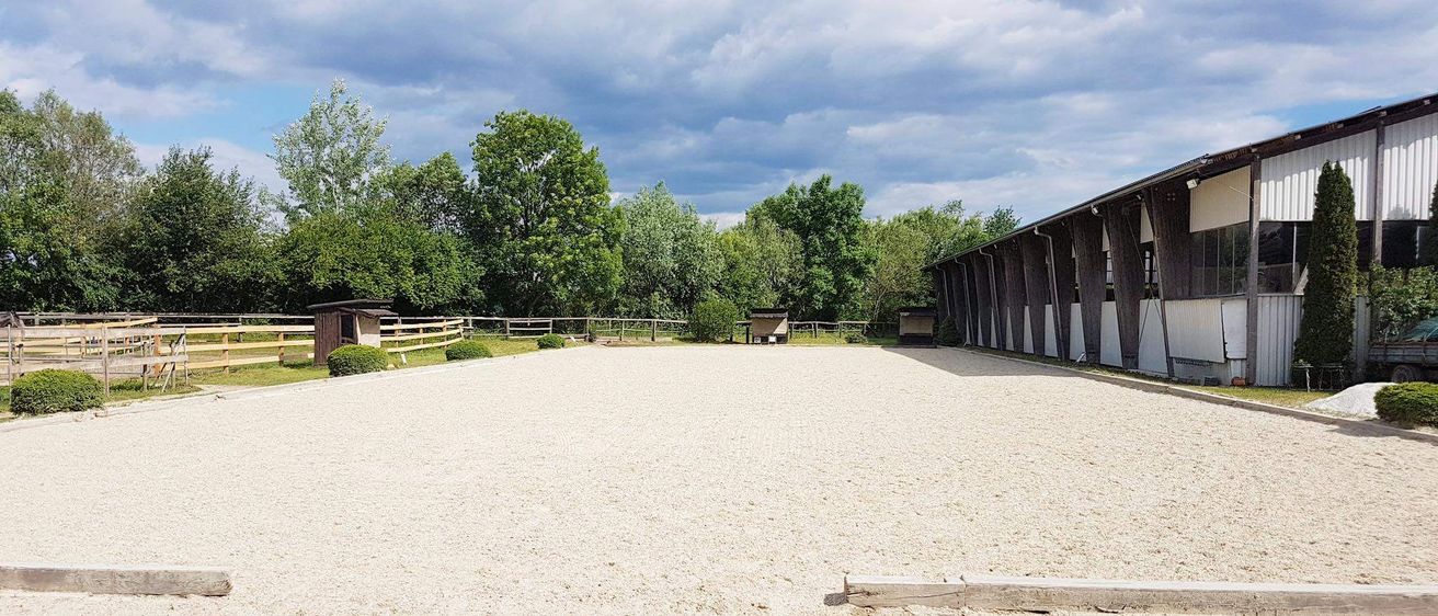 Bild enthält, Building, Housing, Outdoors, House, Driveway, Aerial View, Car, Vehicle, Machine, Wheel