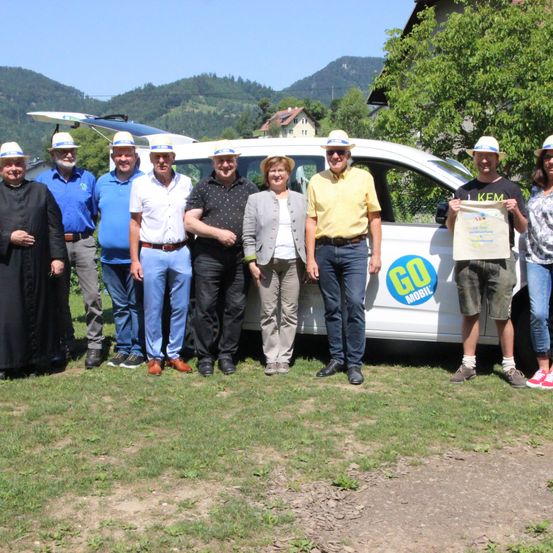 Bild enthält, People, Person, Pants, Hat, Boy, Child, Male, Portrait, Jeans, Cap