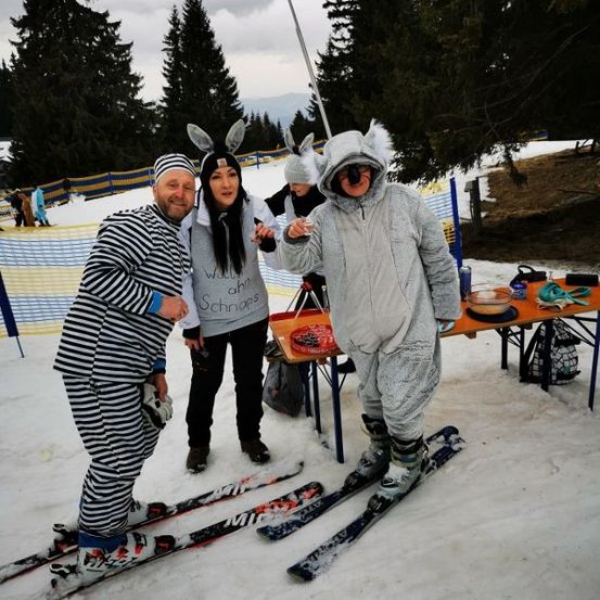 Bild enthält, Person, Portrait, Outdoors, Nature, People, Tree, Adult, Male, Man, Piste
