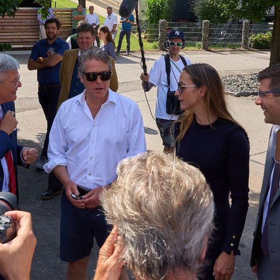 Bild enthält, Photography, Adult, Female, Person, Woman, Male, Man, Paparazzi, Sunglasses, Shorts