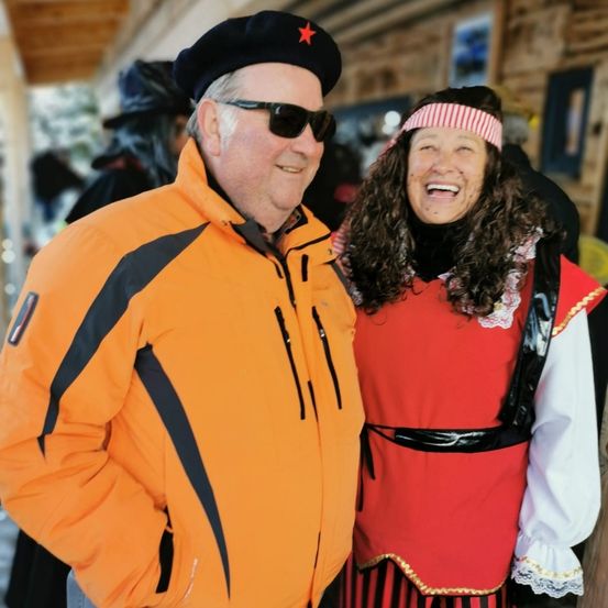 Bild enthält, Coat, Jacket, Sunglasses, Person, Photography, Portrait, Adult, Female, Woman, Man