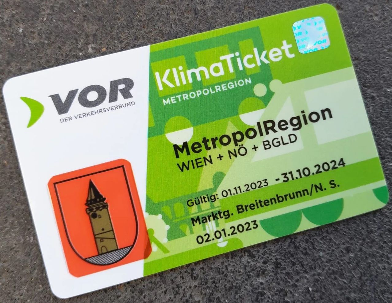 Bild enthält, Text, Business Card, Paper, Document, Driving License, Id Cards