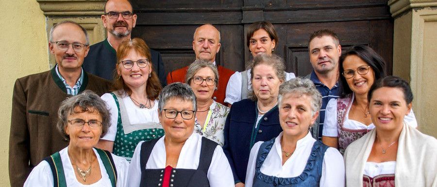 People, Person, Adult, Bride, Female, Woman, Male, Man, Face, Groupshot