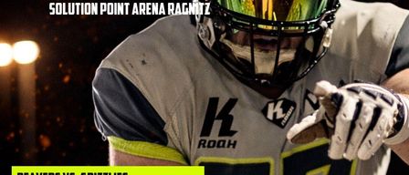 Footballspieler trägt einen Helm und Handschuhe mit der Nummer 57. Spieltag und Reaver's Weinfest. Feiern des letzten Heimspiels der Saison mit der Kultur der Südsteiermark. Samstag, 6. Juni - 14:00, Solution Point Arena Ragnitz.