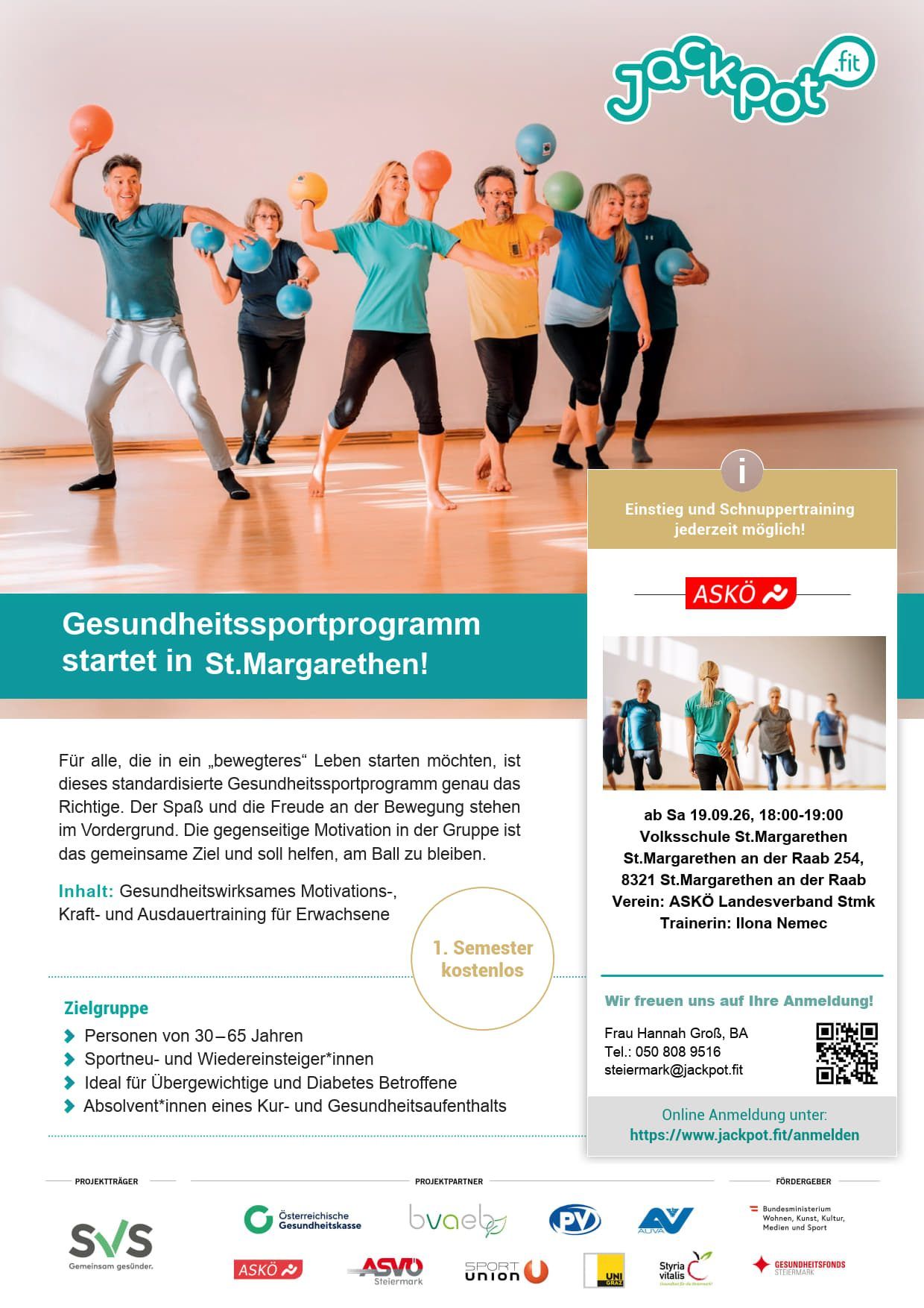 Eine Gruppe von Menschen in Trainingskleidung trainiert mit blauen Bällen in einem Raum. Der Text auf dem Bild lautet 'Gesundheitssportprogramm startet in St.Margarethen!' und 'Einstieg und Schnuppertraining jederzeit möglich!'. Rechts unten befindet sich ein QR-Code.