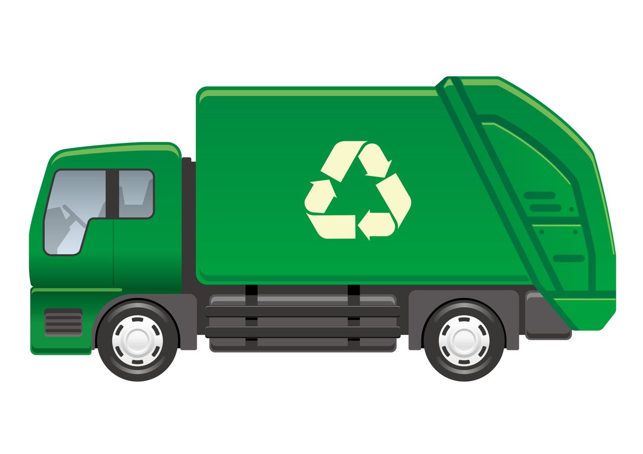 Ein grüner Müllwagen mit einem Recycling-Symbol auf der Seite ist abgebildet. Er hat einen großen Fach für Abfallsammlung.