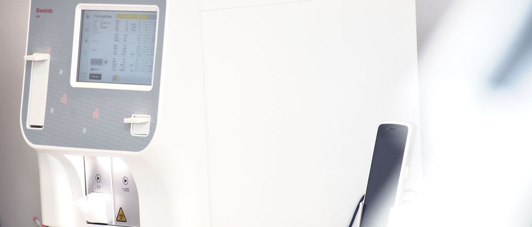 Bild enthält, Electronics, Mobile Phone, Phone, Computer Hardware, Hardware, Monitor, Screen