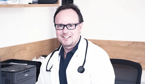 Bild enthält, Doctor, Person, Head, Face