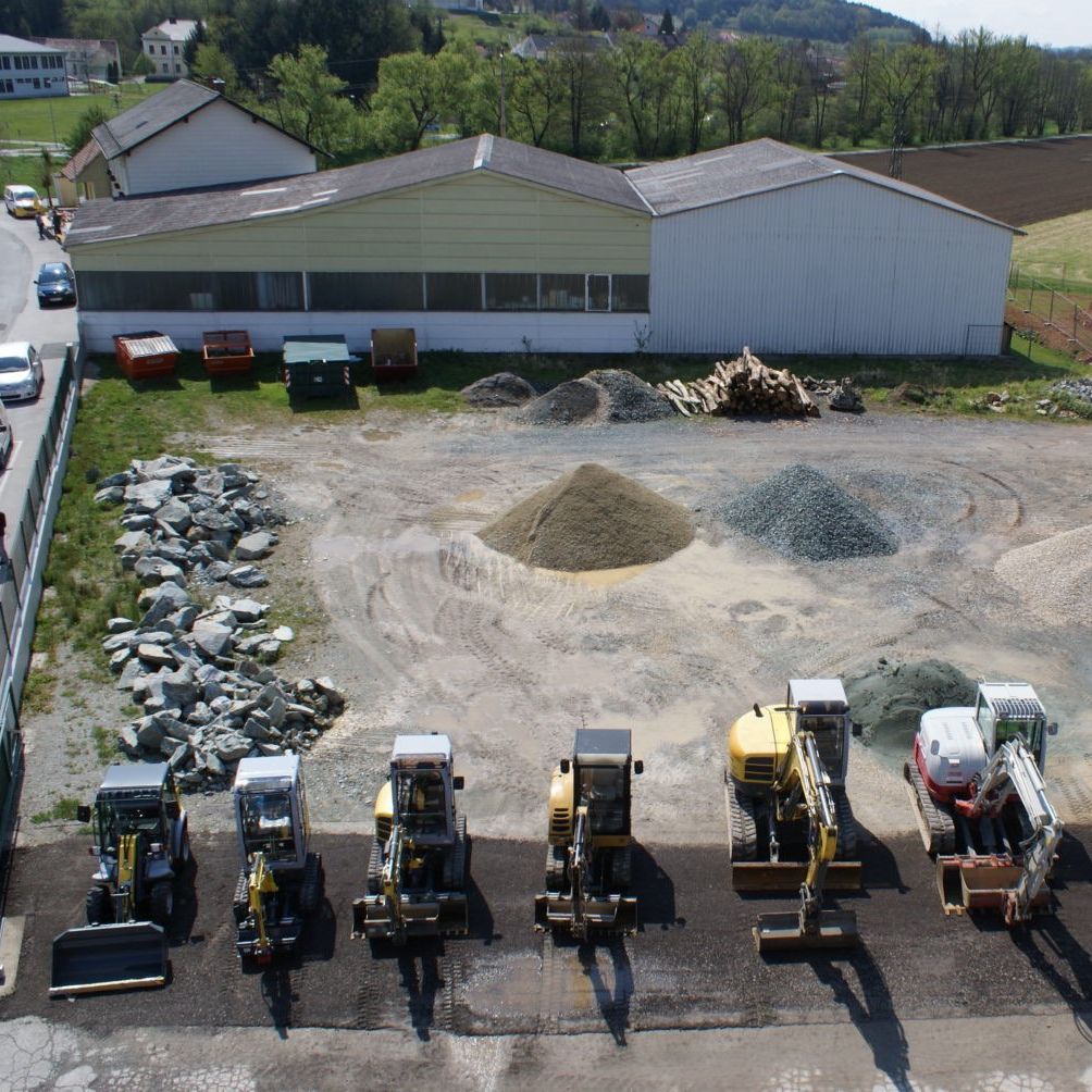 Bild enthält, Outdoors, Machine, Wheel, Car, Transportation, Vehicle, Architecture, Building, Aerial View, Nature