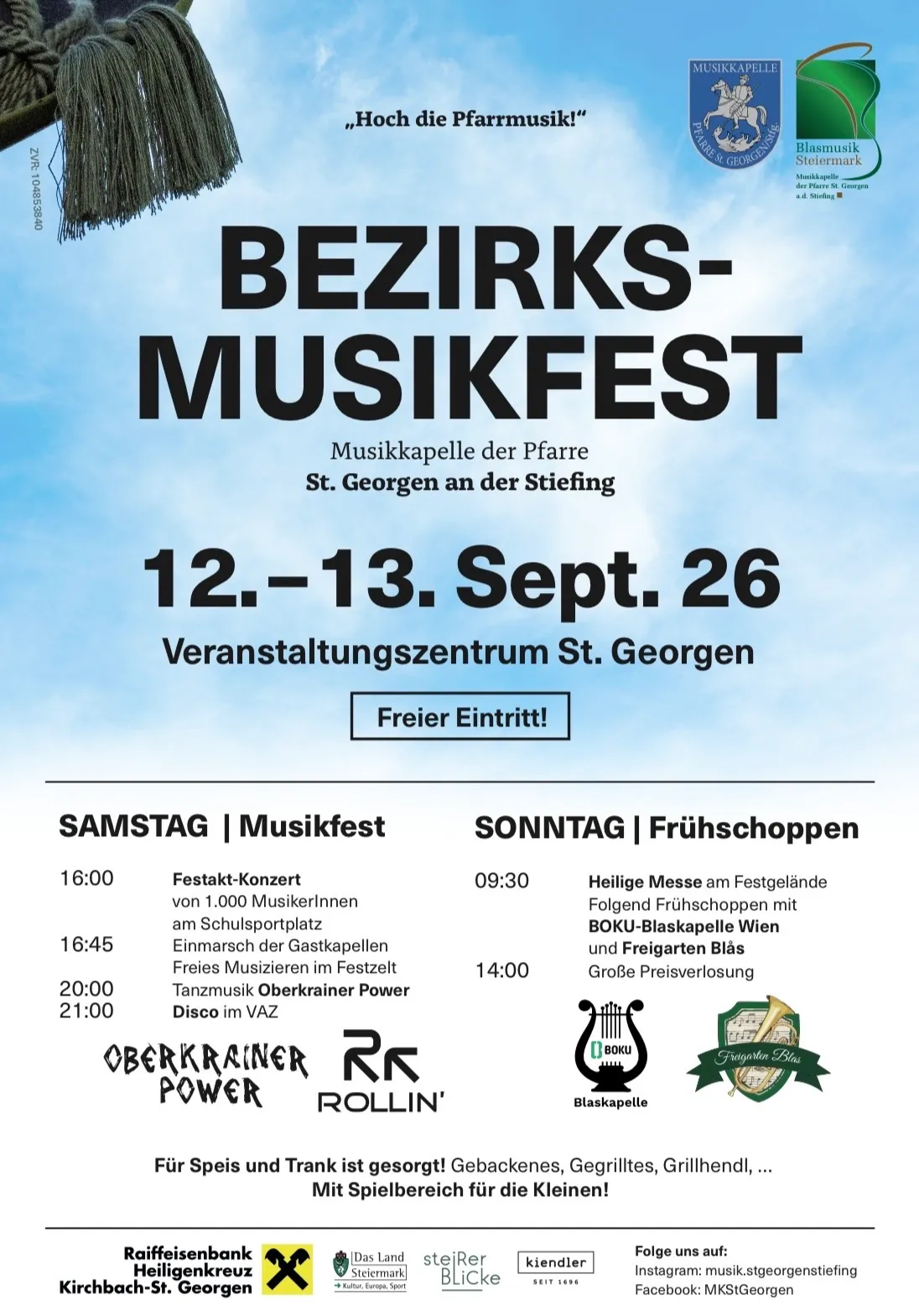 Plakat für das Bezirksmusikfest-Event, mit blauem Himmel, Veranstaltungsdetails und Zeitplan für Samstag und Sonntag. Die Veranstaltung ist kostenlos und umfasst ein Festivalkonzert, Blaskapellenaufführungen und eine Disco.