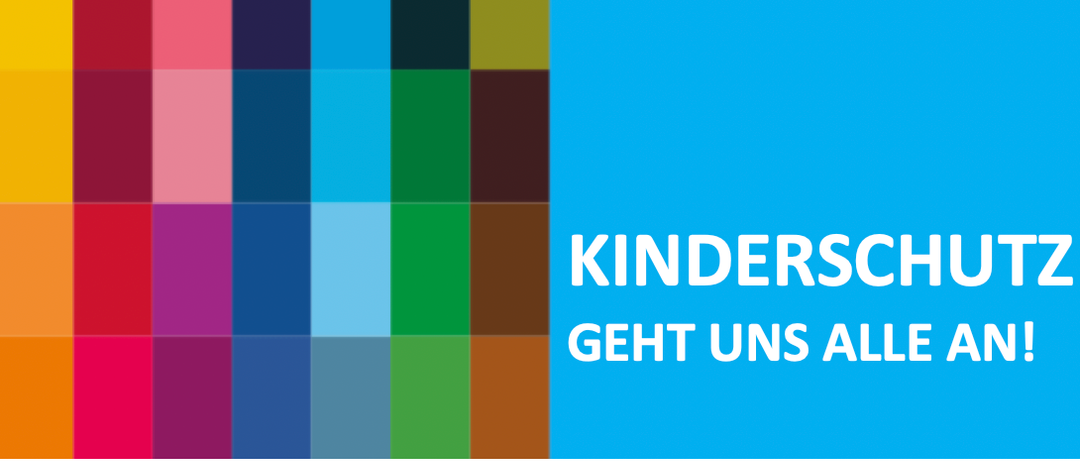 Ein blaues Poster mit einem farbenfrohen Rasterhintergrund, das fett gedruckten Text 'KINDERSCHUTZ GHT UNS ALLE AN!' anzeigt. Darunter steht 'Kinderrechte schützen unsere Kinder und die Rechtsgrundlage dient uns Erwachsenen als Orientierung zur Verantwortungsübernahme.' Praktische Alltagshandlungen werden vorgestellt, um positive Kindererziehung und Chancengleichheit zu fördern, und gleichzeitig wird das Bewusstsein und die Sensibilität der Erwachsenen geschärft.