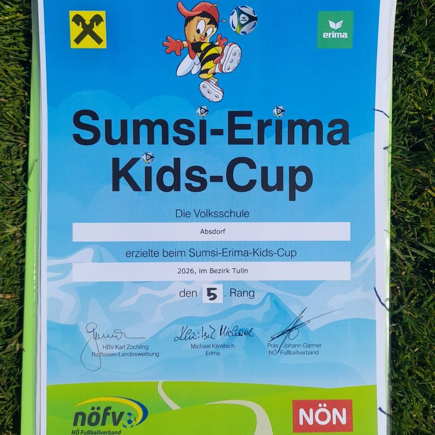 Ein Zertifikat für den Sumsi-Erima Kids Cup, abgehalten in Tulln, 2026. Es zeigt den fünften Platz. Es ist von mehreren Offiziellen unterzeichnet.