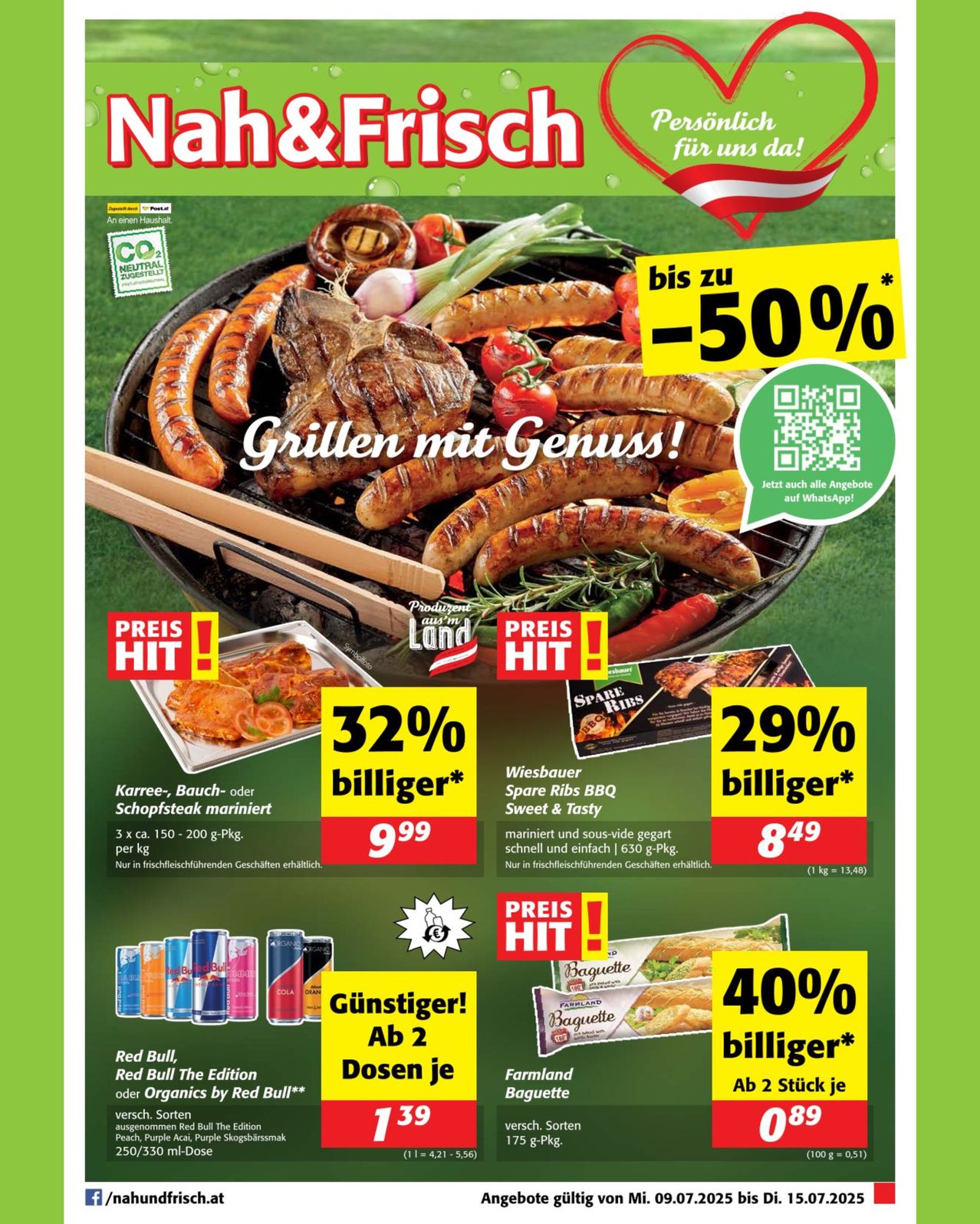 Eine Nan&Frisch-Werbung zeigt einen Grill mit verschiedenen Fleisch- und Gemüsesorten. Rabatte bis zu 50% werden für Artikel wie Karee, Bauch und Schopfsteak angezeigt. Zusätzliche Ersparnisse gibt es für Red Bull-Produkte. Sonderangebote werden mit QR-Codes für einfachen Zugriff hervorgehoben.