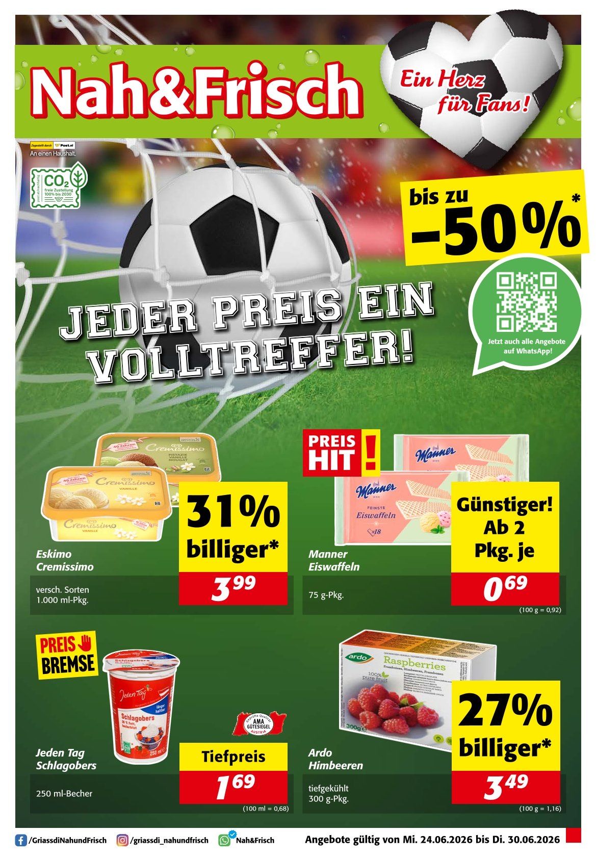 Ein Flyer mit einem Fußball im Netz zeigt ein Rabattangebot. Es steht 'Jeder Preis Ein Volltreffer!' und 'Preis Hit!'. Es gibt ein Bild eines QR-Codes und Produkte mit Preisen sind abgebildet.