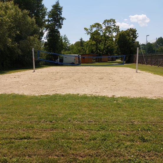 Bild enthält, Ground, Grass, Plant, Outdoors, Sport, Volleyball