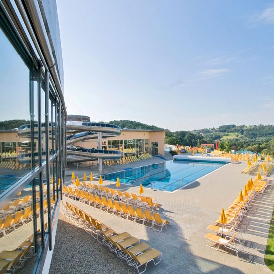 Bild enthält, Pool, Water, Swimming Pool, Architecture, Building, Hotel, Resort, Nature, Outdoors, Scenery