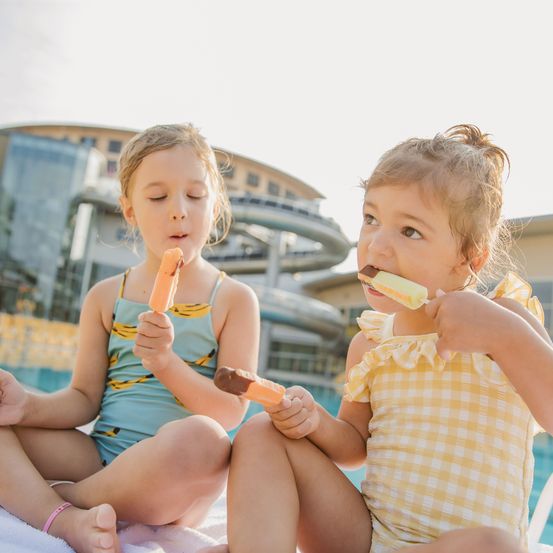 Bild enthält, Child, Female, Girl, Person, Eating, Food, Cream, Dessert, Ice Cream