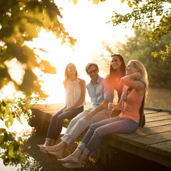 Bild enthält, People, Person, Adult, Female, Woman, Head, Face, Outdoors, Scenery, Fun