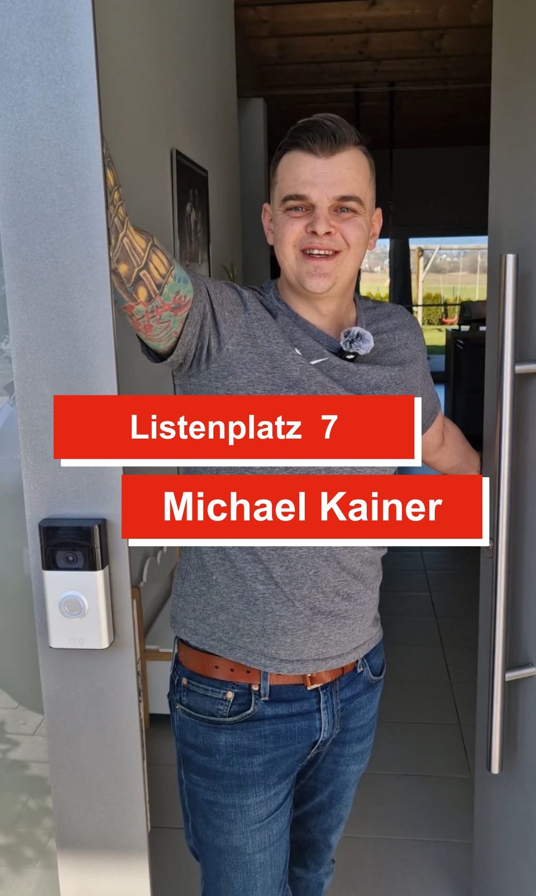 Bild enthält, Pants, Jeans, Person, Photography, Portrait, T-Shirt, Door, Adult, Male, Man