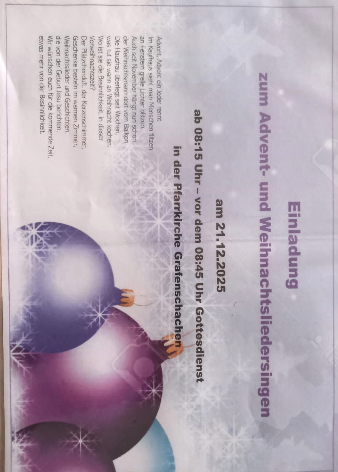 Ein Flyer zeigt einen violetten Weihnachtsschmuck mit Schneeflockenmuster. Es enthält das Datum 21. Dezember 2025 und die Uhrzeit 20:15 Uhr. Es erwähnt auch einen Gottesdienst in der Pfarrkirche Grafenschen.
