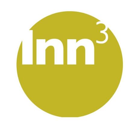 Das Logo für inn3, in Weiß auf einem lindgrünen Kreis geschrieben.