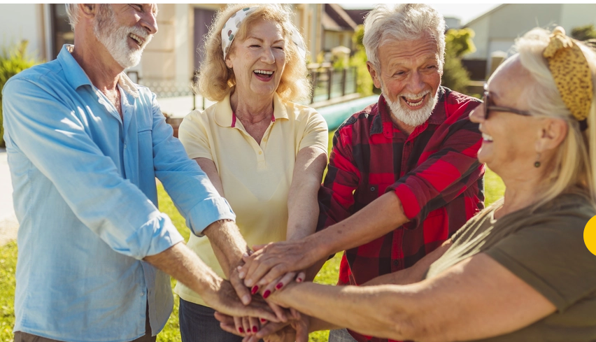 Bild enthält, Hand, Person, Adult, Male, Man, Female, Woman, People, Face, Head