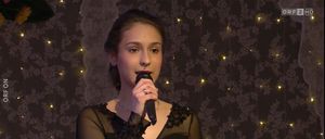 Image contains, Performer, Person, Solo Performance, Adult, Female, Woman, Face, Head, Electrical Device, Microphone