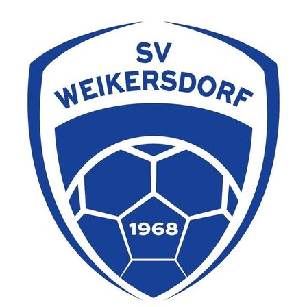 Das Logo des SV Weikersdorff, eines 1968 gegründeten Fußballvereins. Es zeigt einen Schild mit einem Fußball im Zentrum.