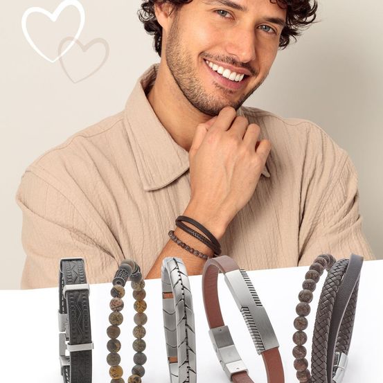 Bild enthält, Accessories, Jewelry, Bracelet, Ornament, Head, Person, Face