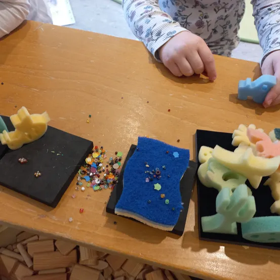 Icing, Plywood, Wood, Finger, Person, Baby, Table, Sweets, Toy, Flooring
