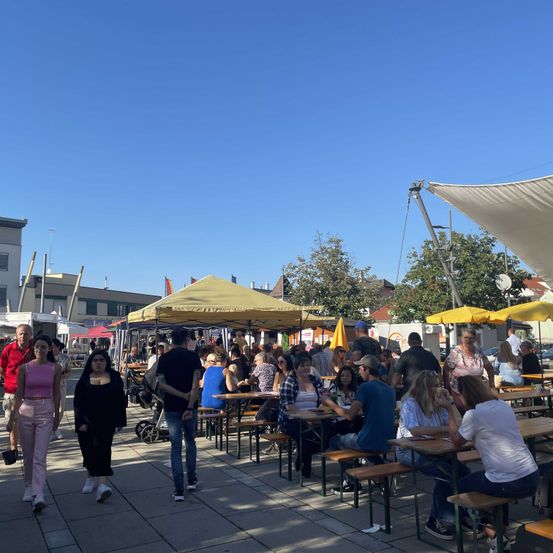 Viel-Zuspruch-und-begeisterte-Gste-beim-Genussfest-im-Oberpullendorf-am-29.-September-2023