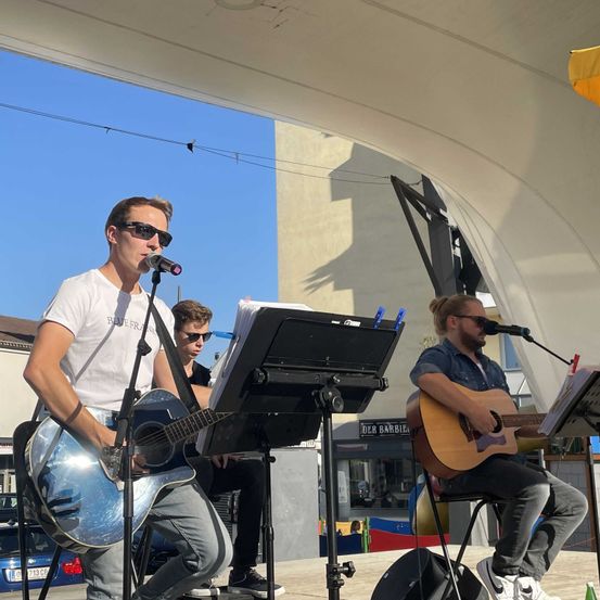 Blue-Franks-mit-Norbert-Heinrich-Stefan-Igler-und-Thomas-Frisch-standen-beim-Genussfest-auf-der-Bhne