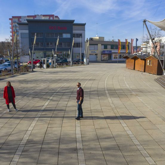 Der-Hauptplatz-in-Oberpullendorf-bietet-viel-Platz-doch-vielen-ist-er-ein-zu-heies-Pflaster