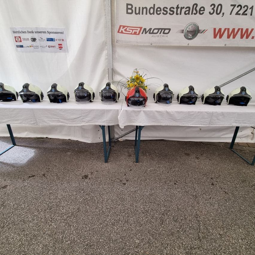 Bild enthält, Helmet, People, Person