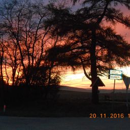 Bild enthält, Nature, Outdoors, Sky, Tree, Landscape, Sunrise, Sunset, Vegetation, Scenery, Silhouette