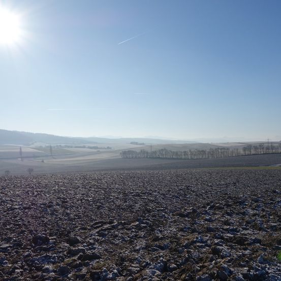 Bild enthält, Road, Nature, Outdoors, Sky, Gravel, Soil, Scenery, Landscape, Sunlight, Sun
