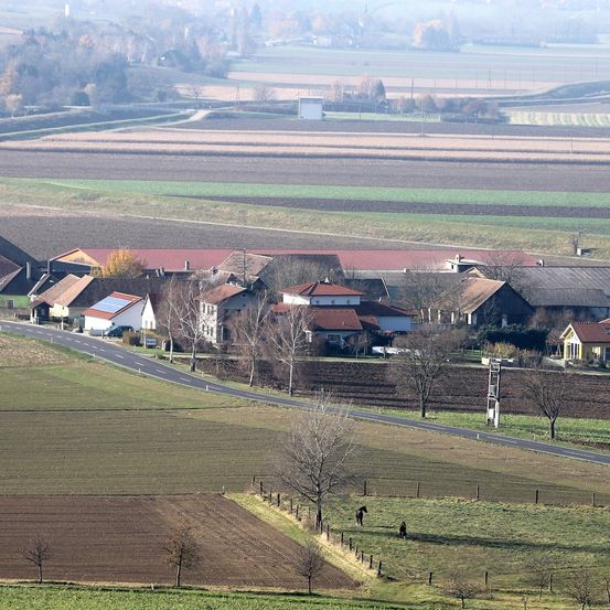 Bild enthält, Nature, Outdoors, Countryside, Rural, Person, Farm, Aerial View