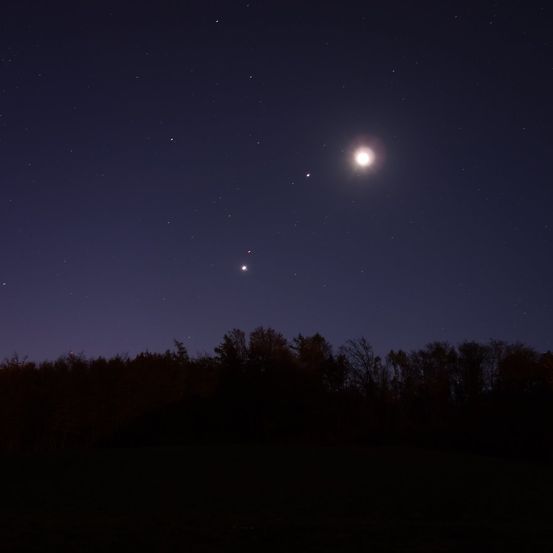 Bild enthält, Nature, Night, Outdoors, Starry Sky, Astronomy, Moon, Sky