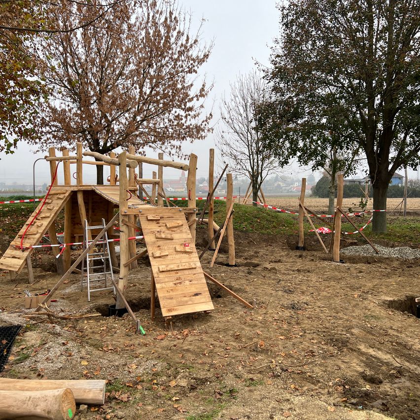 Bild enthält, Outdoor Play Area, Outdoors, Play Area, Wood