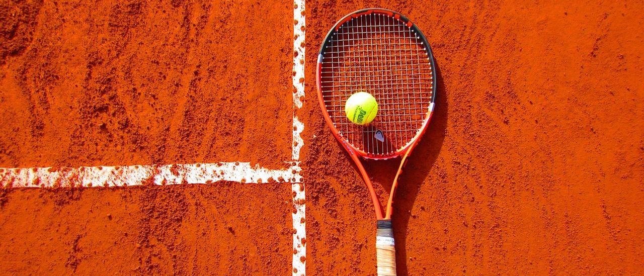Bild enthält, Racket, Sport, Tennis, Tennis Racket, Ball, Tennis Ball