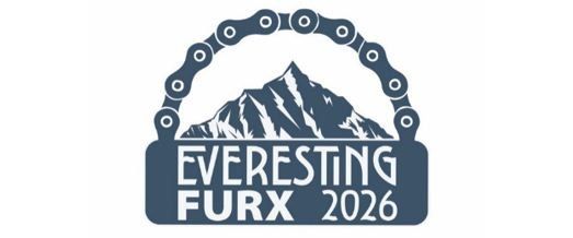 Das Logo für Everesting Furx 2026 zeigt einen stilisierten Berggipfel mit einem Kettenblatt darüber, vor weißem Hintergrund. Der Text 'EVERESTING FURX 2026' ist in fetter, blauer Schrift geschrieben.