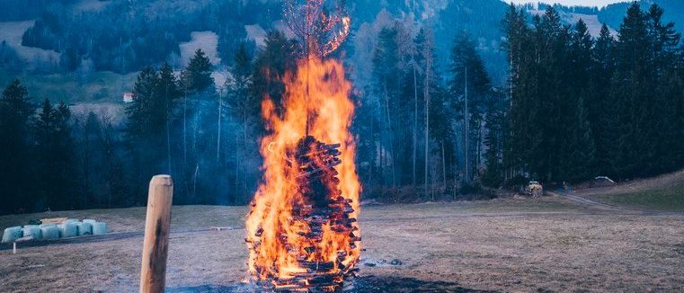 Bild enthält, Fire, Flame, Bonfire