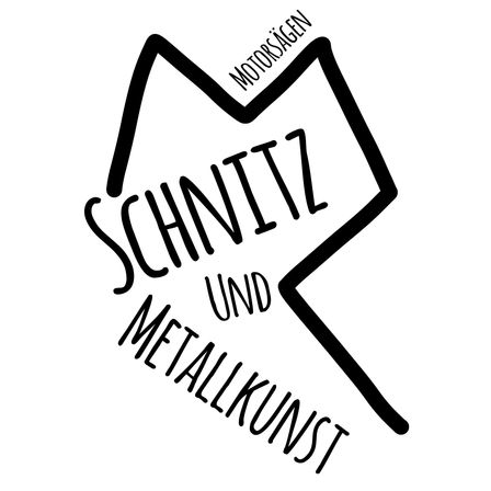 Ein schwarz-weißes Bild mit einer dreieckigen Form mit dem Text 'Schnitz und Metallkunst' auf weißem Hintergrund.